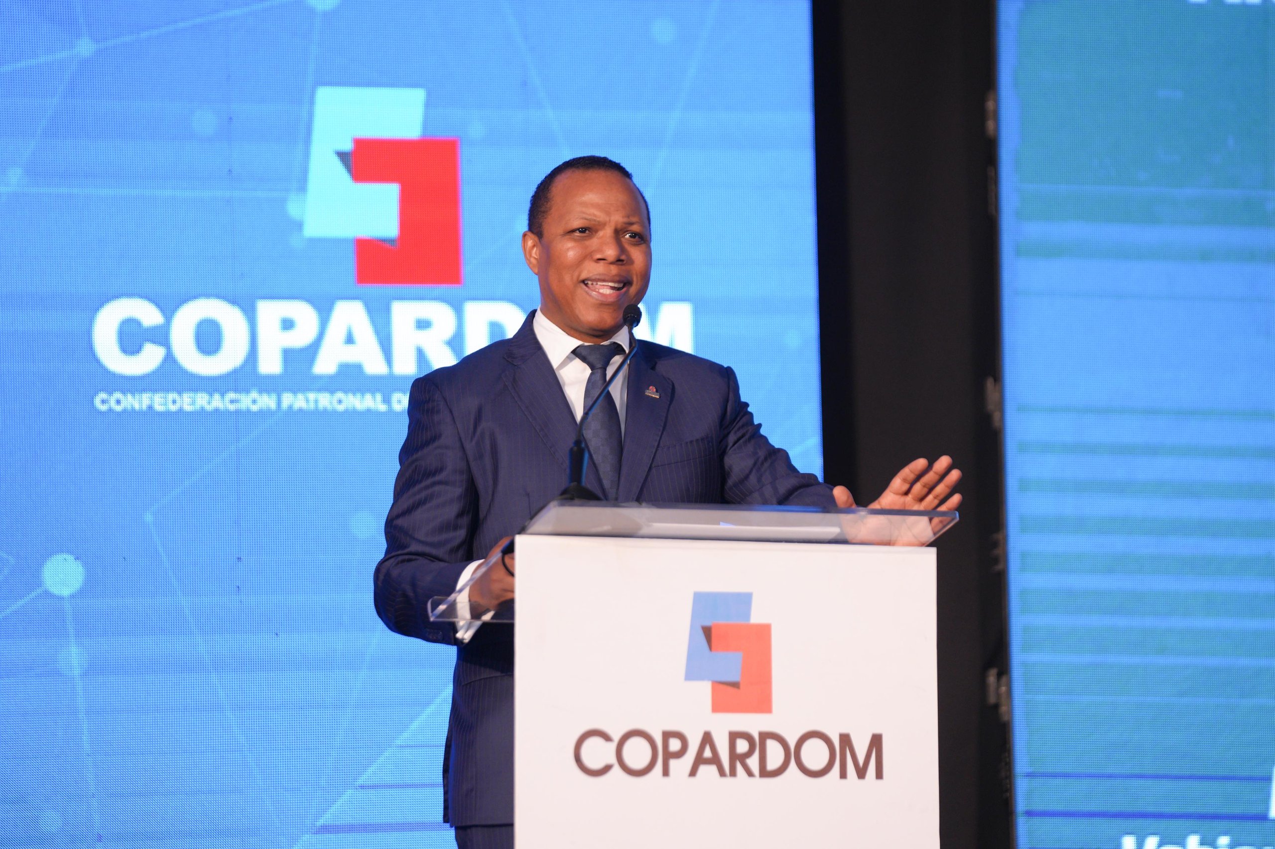 milton-morrison-aborda-desafios-de-movilidad-en-la-republica-dominicana