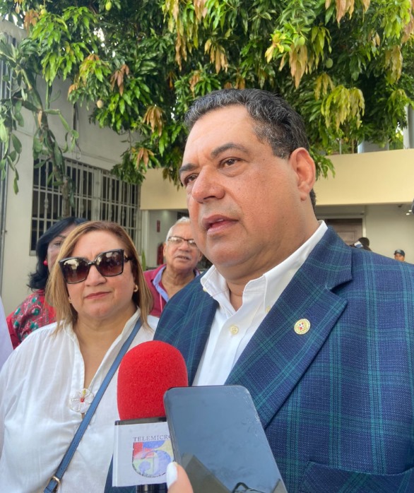 con-87%-de-votos-comision-electoral-del-colegio-de-notarios-proclama-a-jhon-richard-paniagua-como-nuevo-presidente