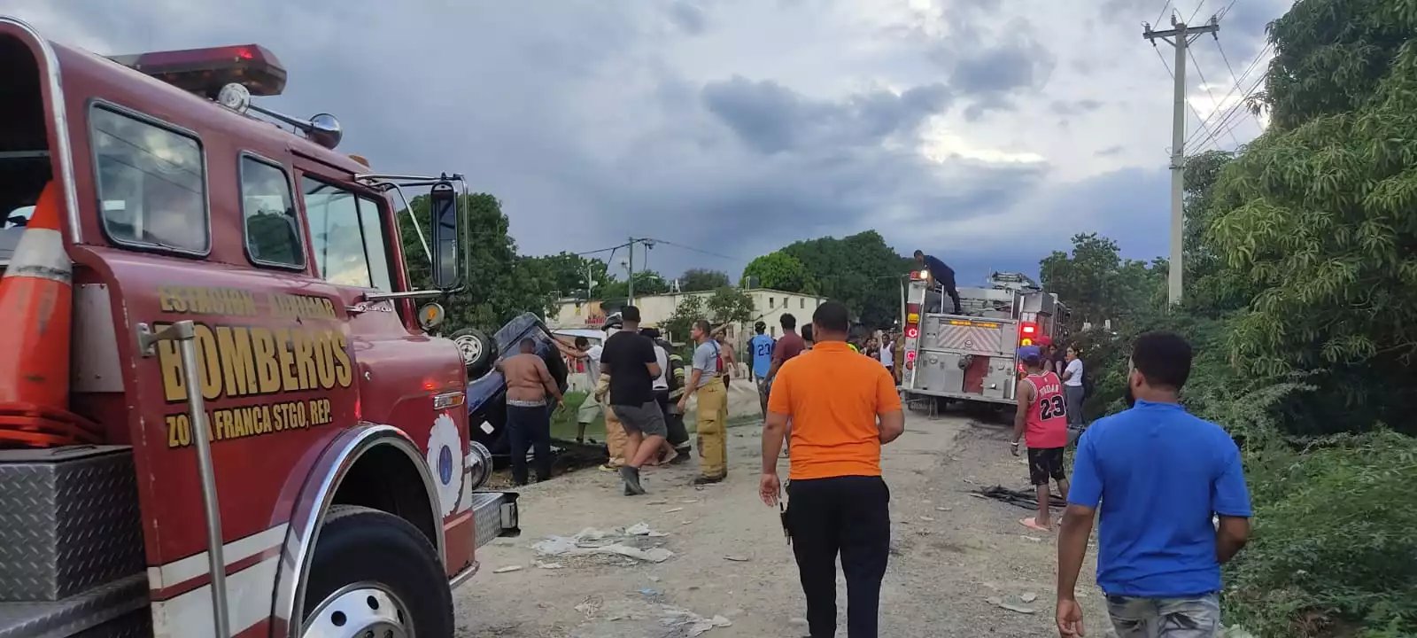 muere-hombre-tras-caer-vehiculo-a-canal-de-riego-junto-a-su-hija;-buscan-la-menor