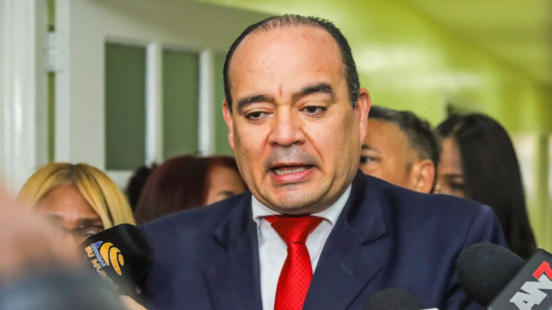 fundacion-interpone-accion-constitucional-de-amparo-contra-reformas-de-abinader