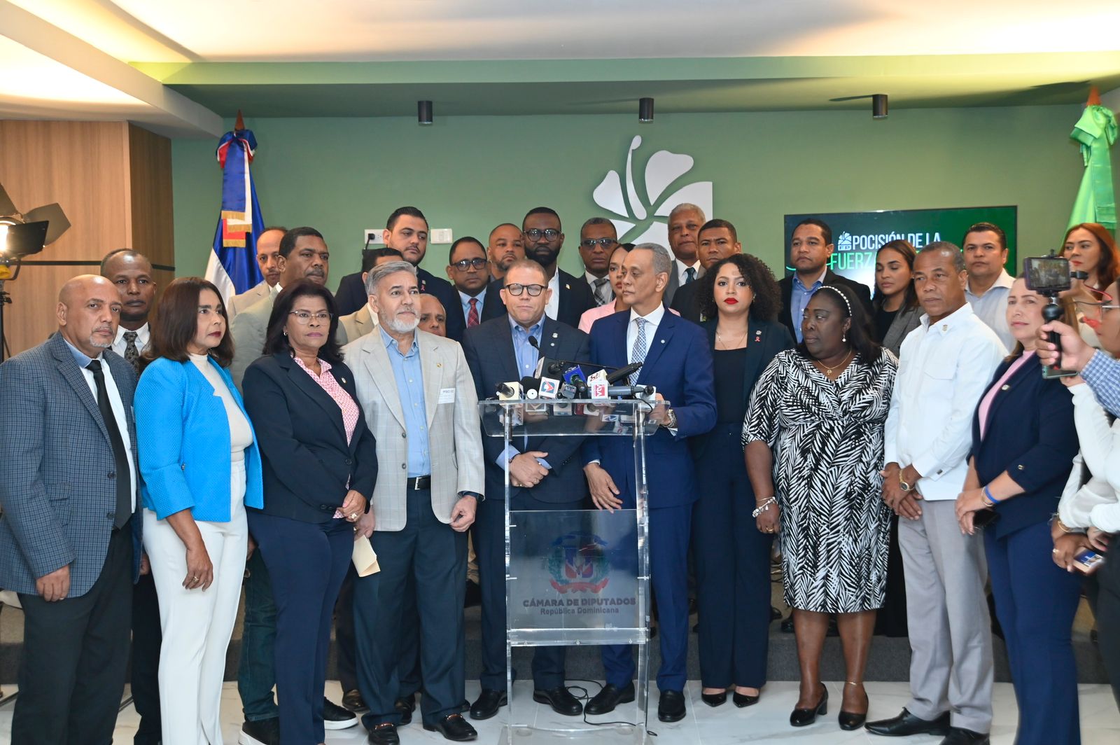 bloque-de-diputados-fp:-acusa-al-gobierno-de-entreguista-al-intentar-ceder-espacio-maritimo-de-rd-a-paises-bajos