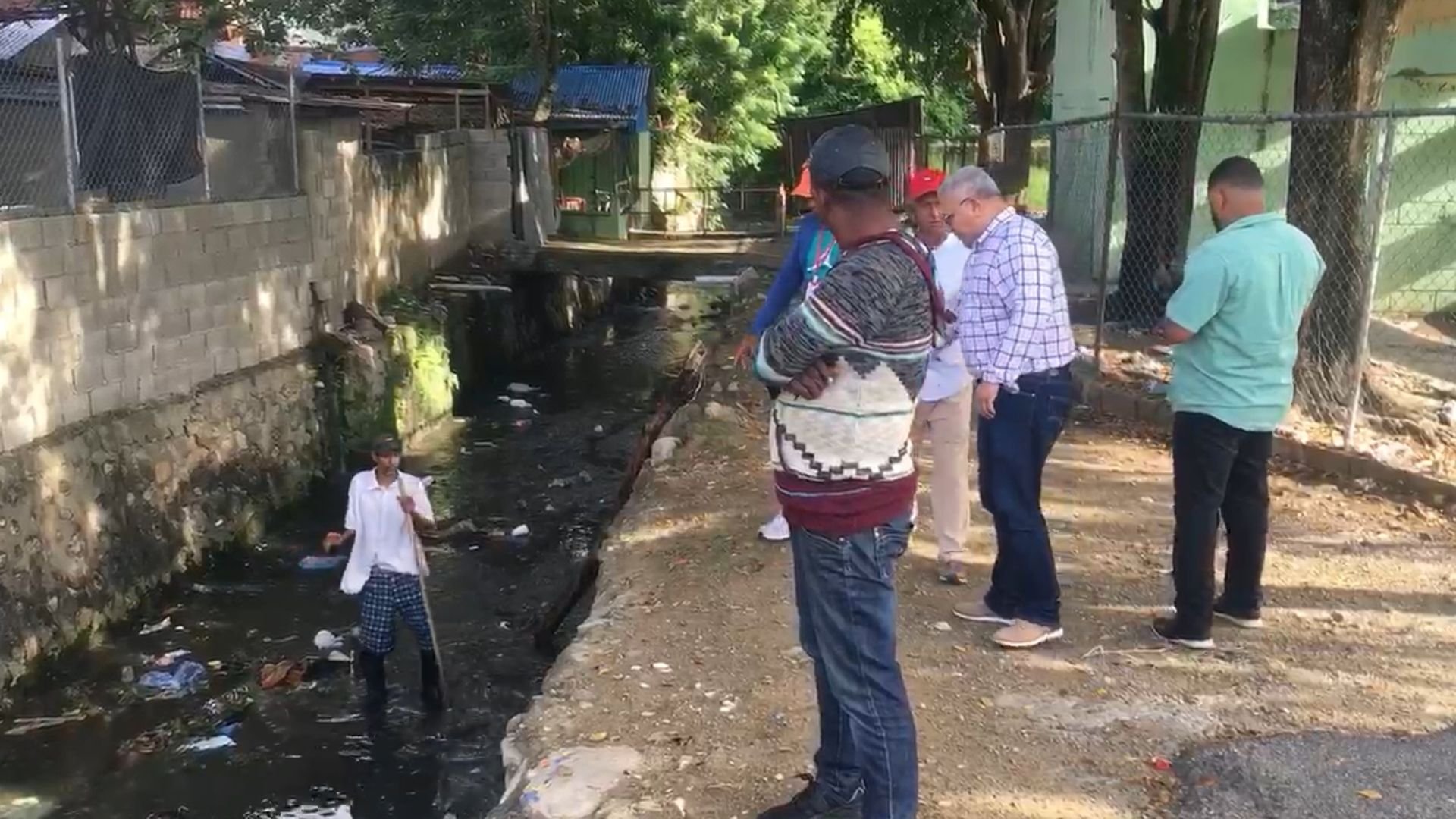 autoridades-inspeccionan-areas-vulnerables-en-moca