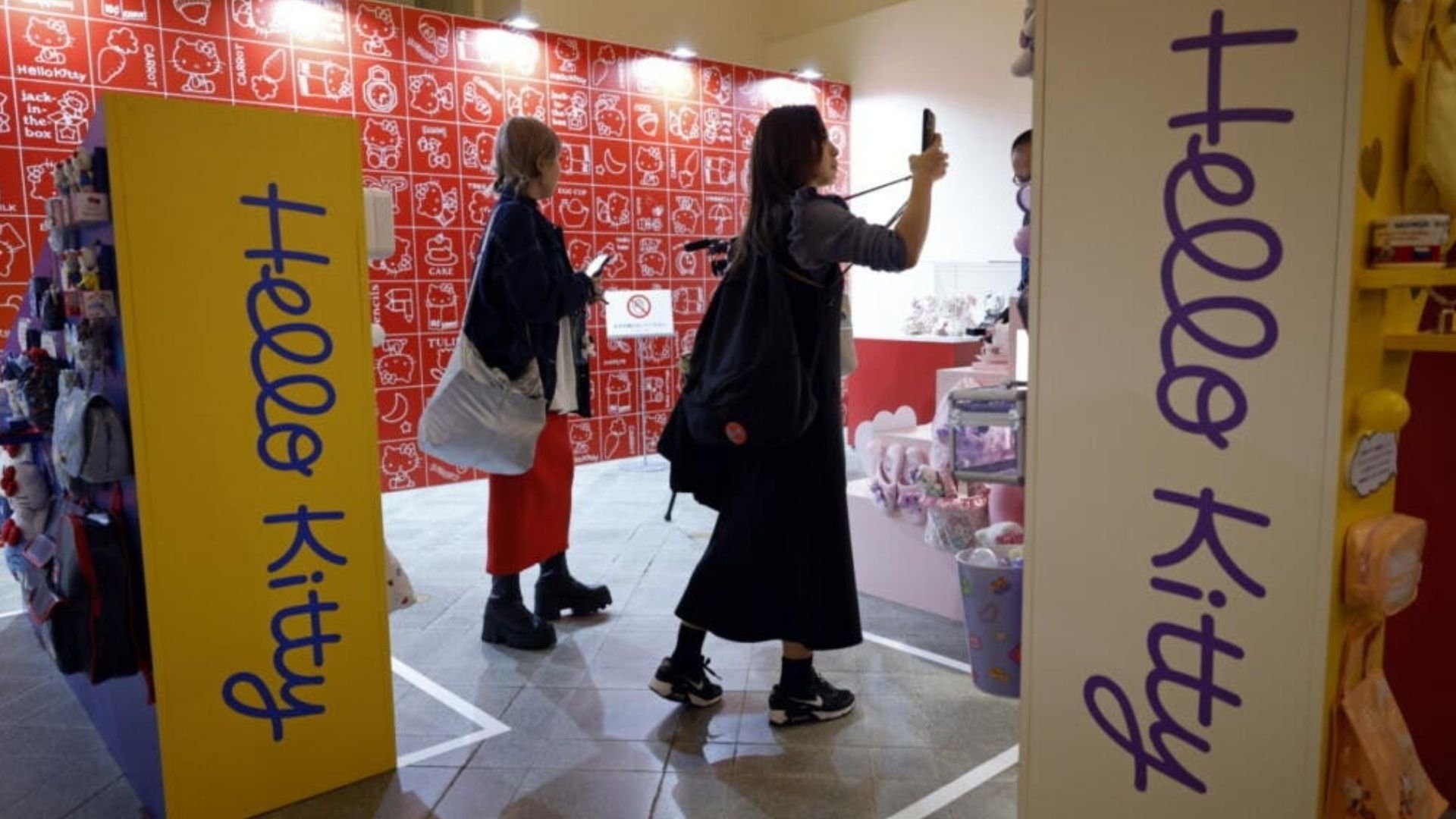 hello-kitty-celebra-sus-50-anos-con-una-gran-exposicion-en-el-museo-nacional-de-tokio