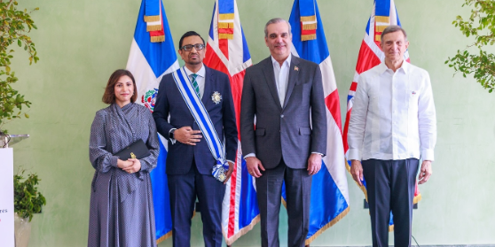 gobierno-dominicano-otorga-condecoracion-a-embajador-britanico-en-el-pais