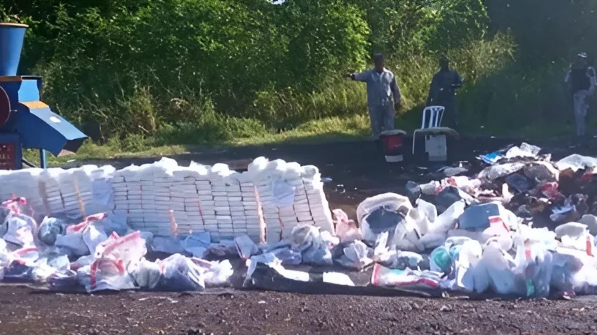 incineran-cargamento-de-679-kilogramos-de-drogas;-el-85%-era-cocaina