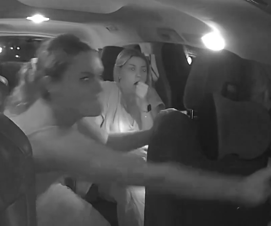 mujer-rocia-con-gas-pimienta-a-conductor-musulman-de-uber-mientras-oraba