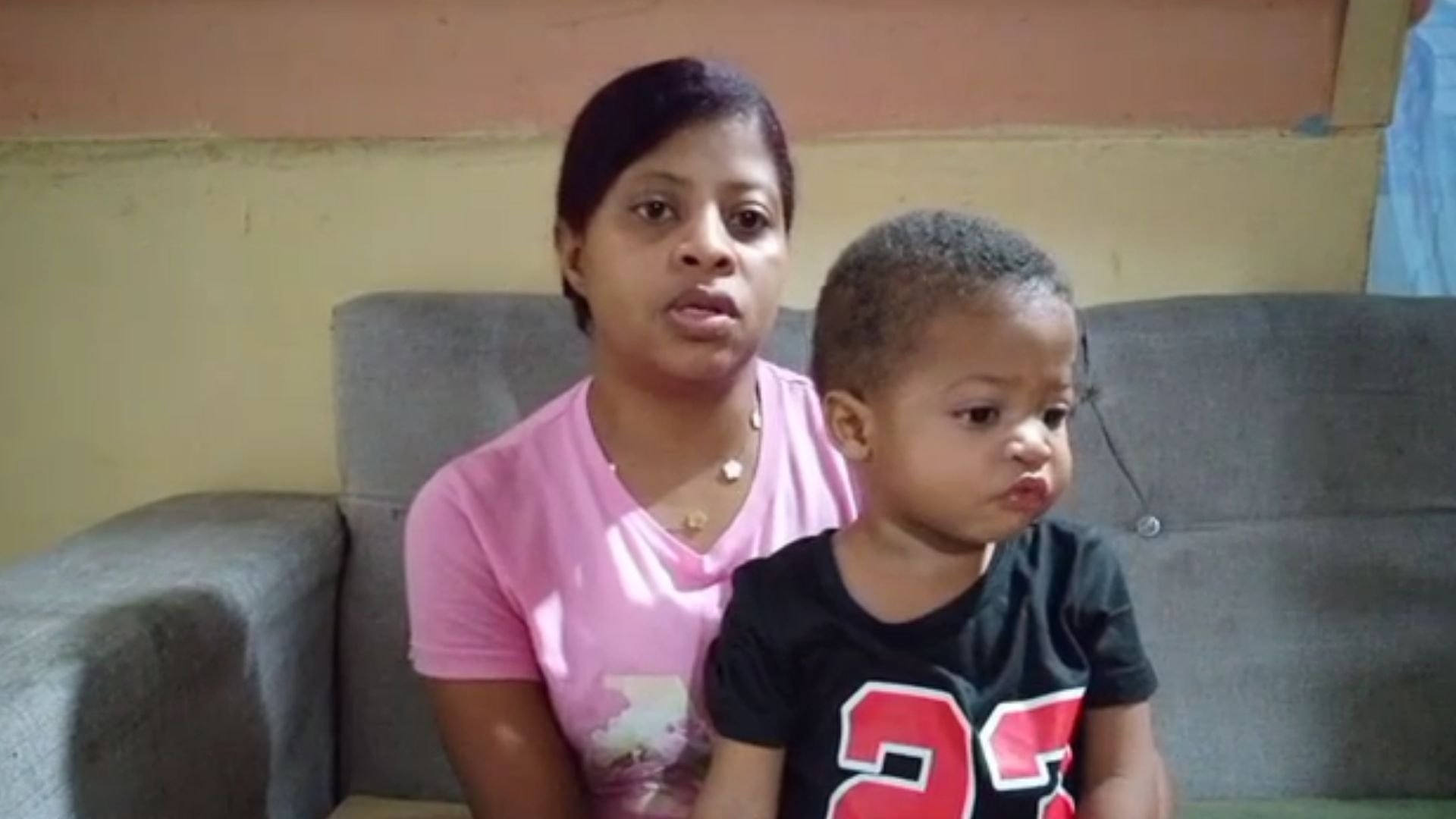video:-mujer-solicita-ayuda-para-su-hijo-que-necesita-ser-tratado-en-espana