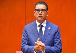 senador-favorece-“permiso-temporal”-para-obreros-haitianos-en-rd