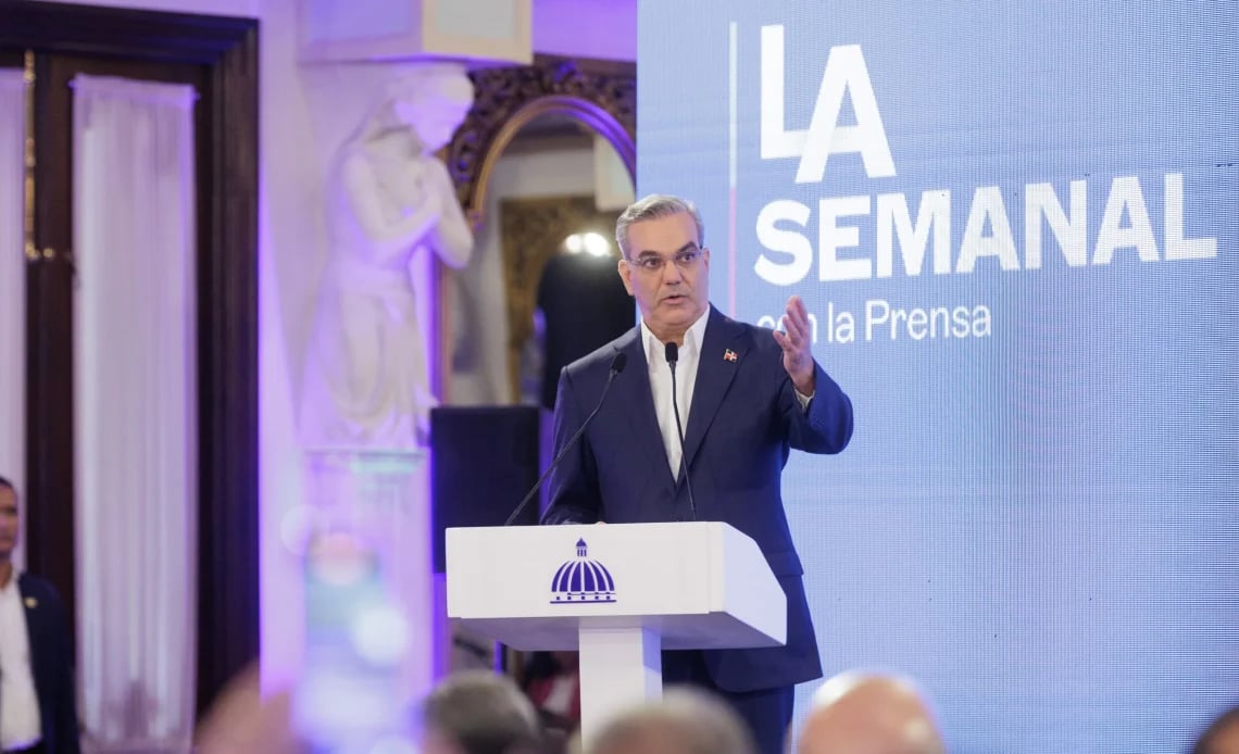 presidente-abinader-aclara-que-no-es-obligatoria-la-medida-de-presentar-facturas-de-agua-y-luz-en-el-sector-publico