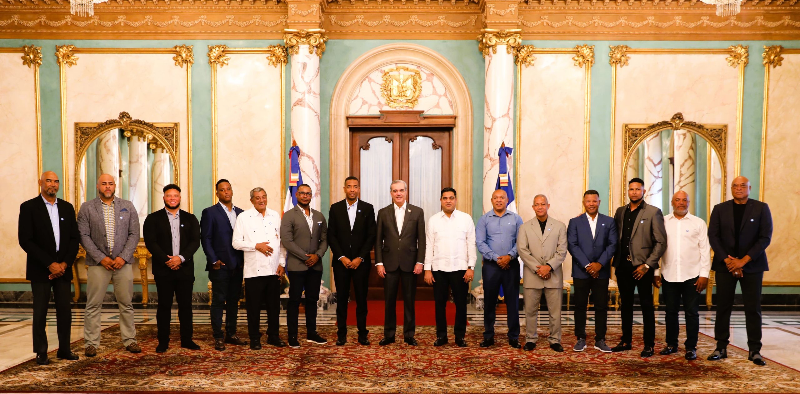 abinader-recibe-al-equipo-dominicano-de-beisbol-que-representara-al-pais-en-china