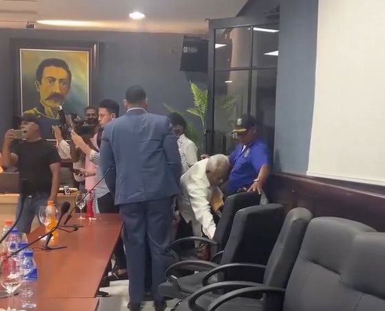 persiste-tension-en-ayuntamiento-tras-aprobacion-de-alcaldesa-amparo-custodio