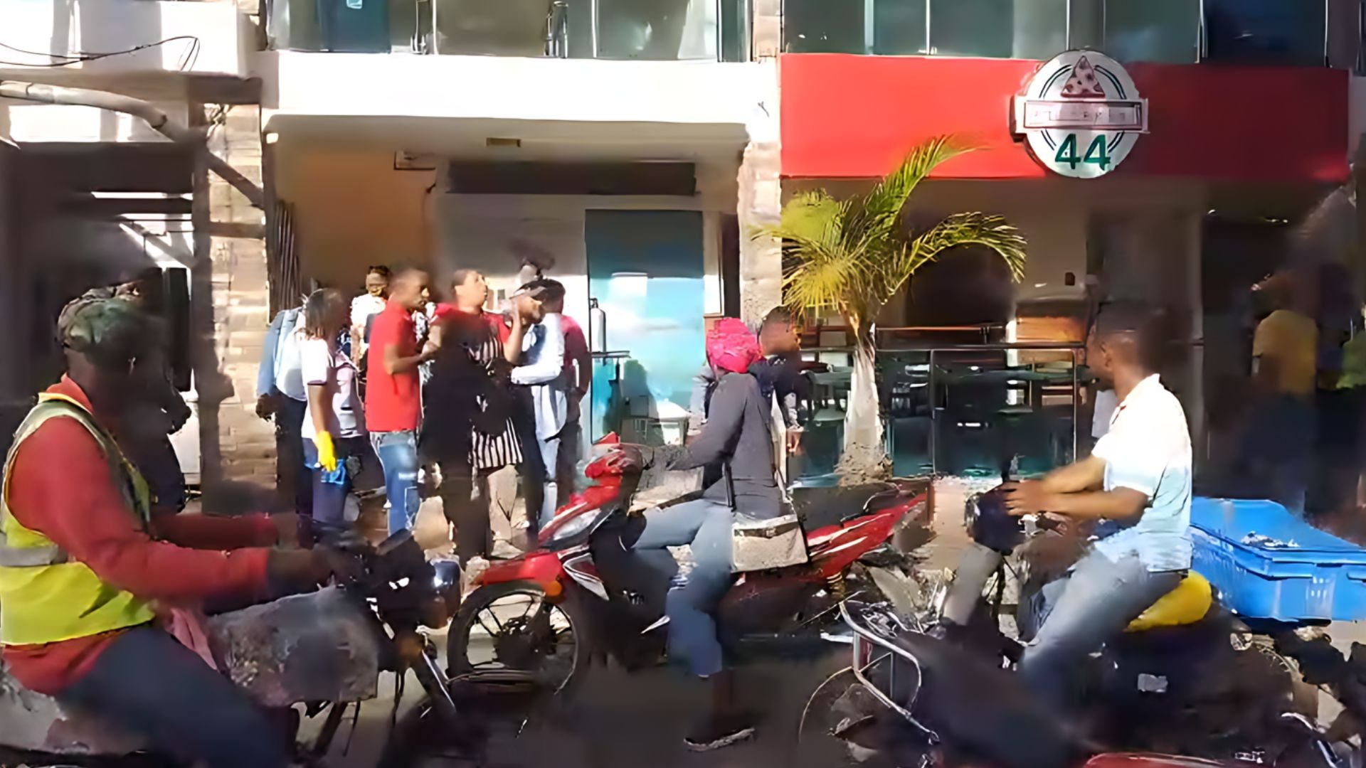 mujer-resulta-con-quemaduras-de-primer-y-segundo-grado-tras-explosion-en-pizzeria