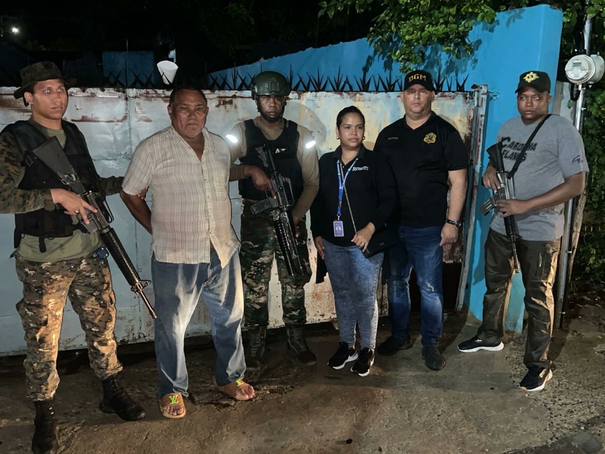 dictan-3-meses-de-prision-a-dueno-de-hotel-que-alojo-83-haitianos-ilegales-en-montecristi
