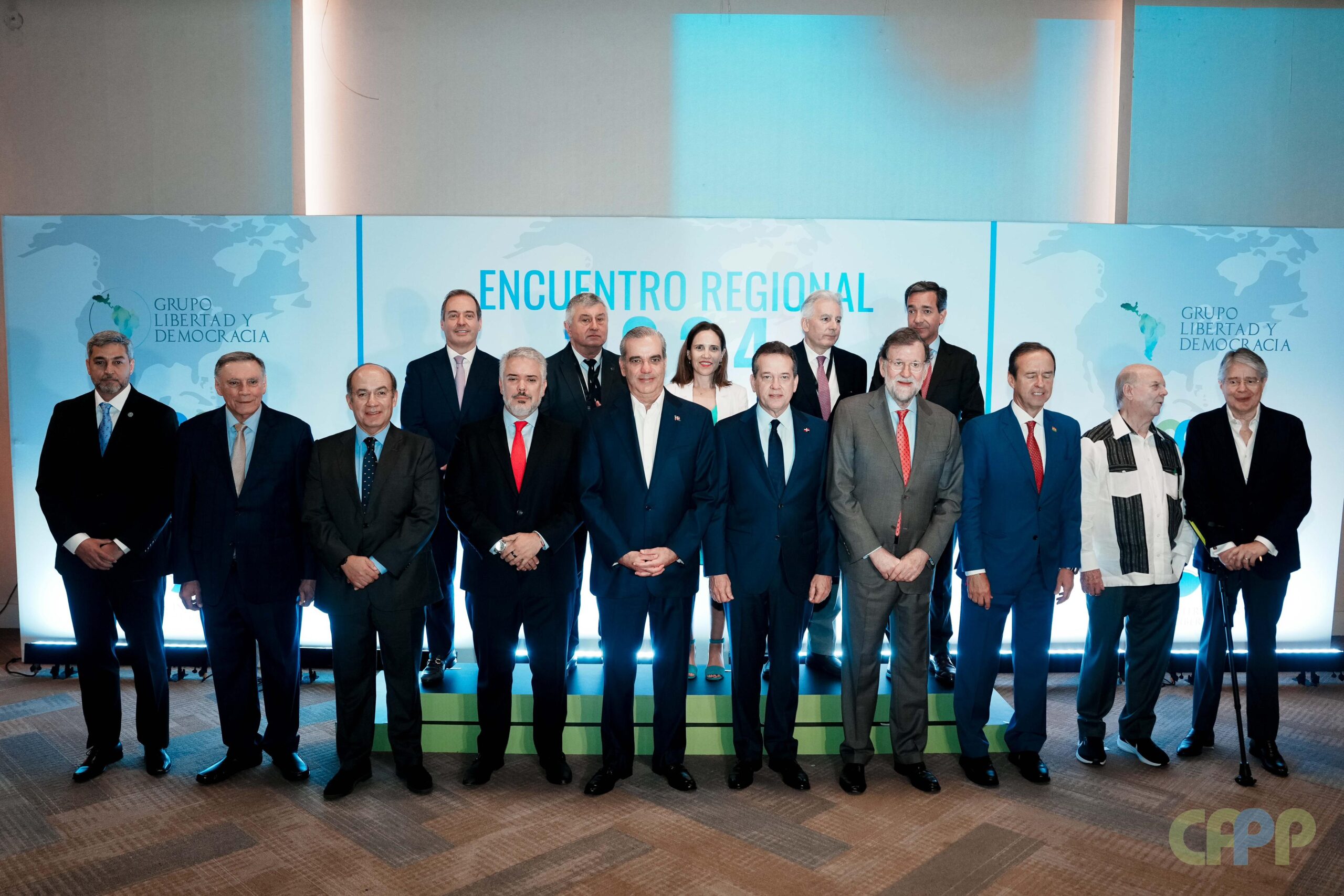 en-conferencia-internacional,-bisono-destaca-la-importancia-de-la-democracia