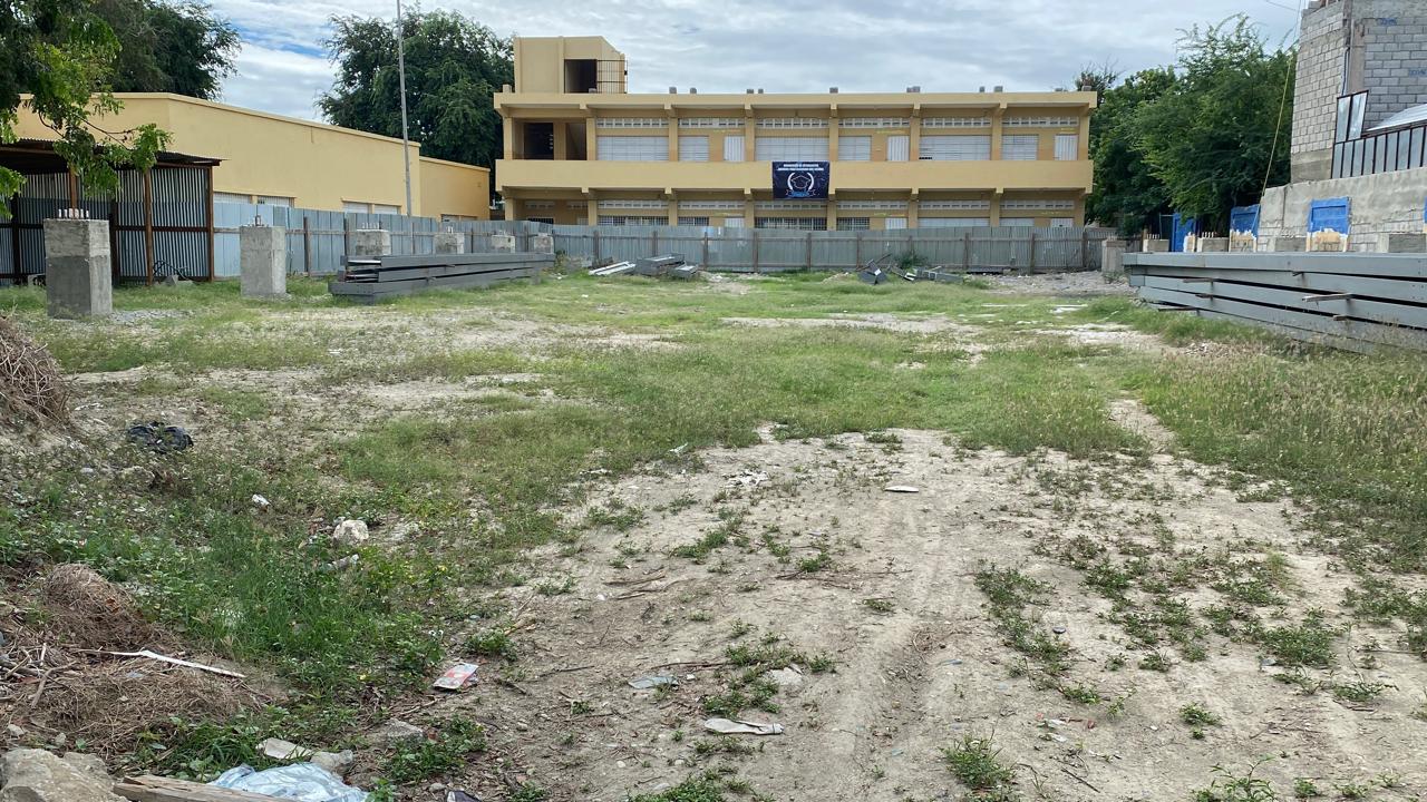 centro-educativo-lleva-cuatro-dias-sin-docencia-en-demanda-de-terminacion-de-cancha
