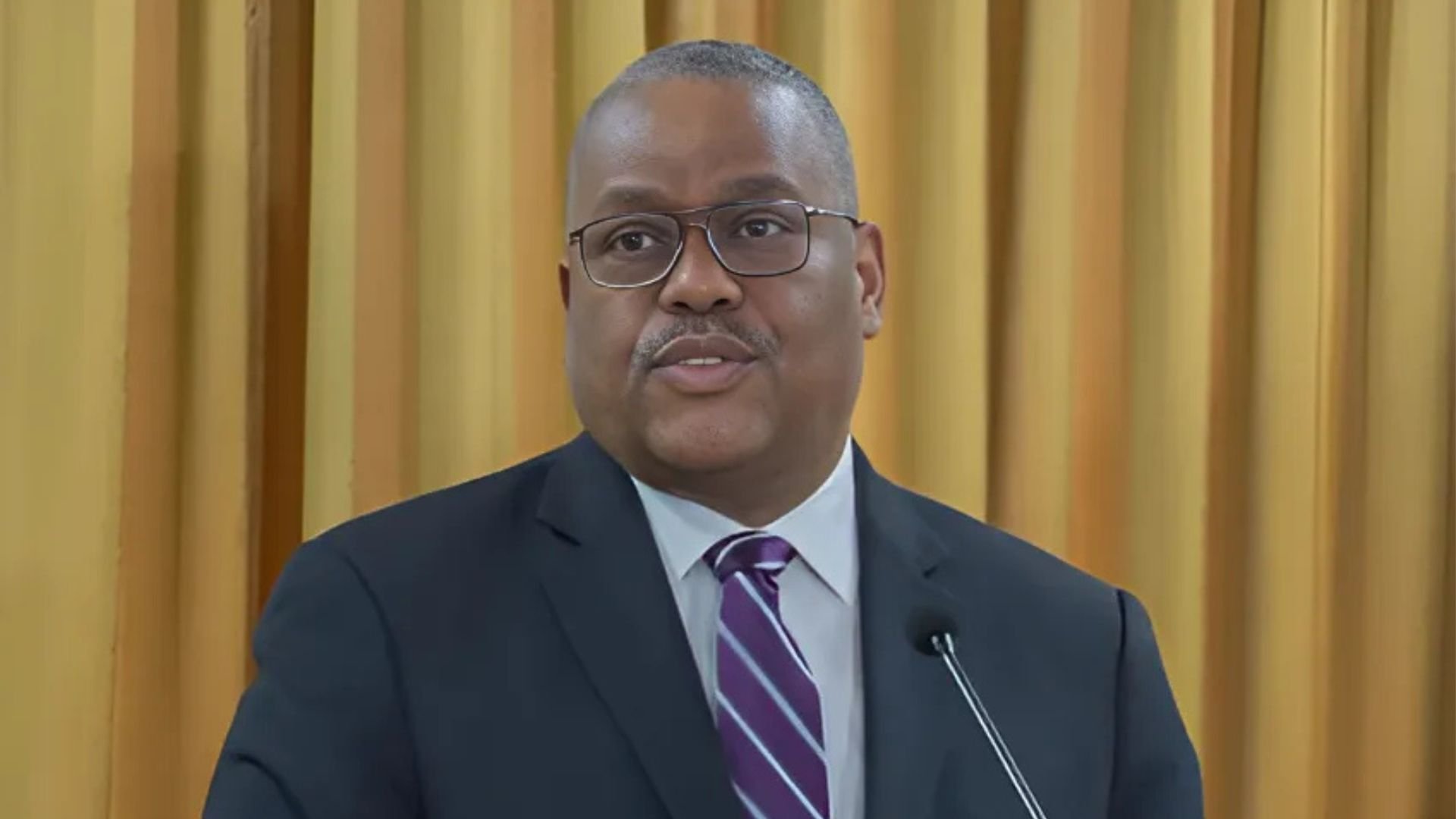 consejo-de-transicion-de-haiti-habria-votado-para-destituir-a-primer-ministro,-segun-medios