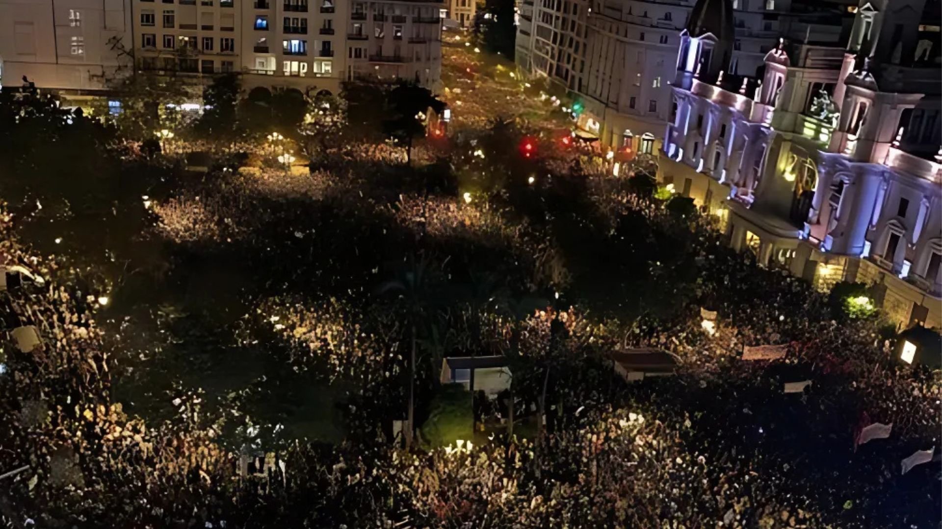 miles-de-personas-se-manifiestan-en-espana-exigiendo-la-renuncia-del-presidente-de-valencia