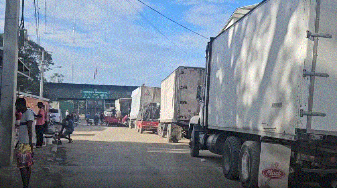haitianos-se-quejan-de-bloqueo-de-puerta-fronteriza