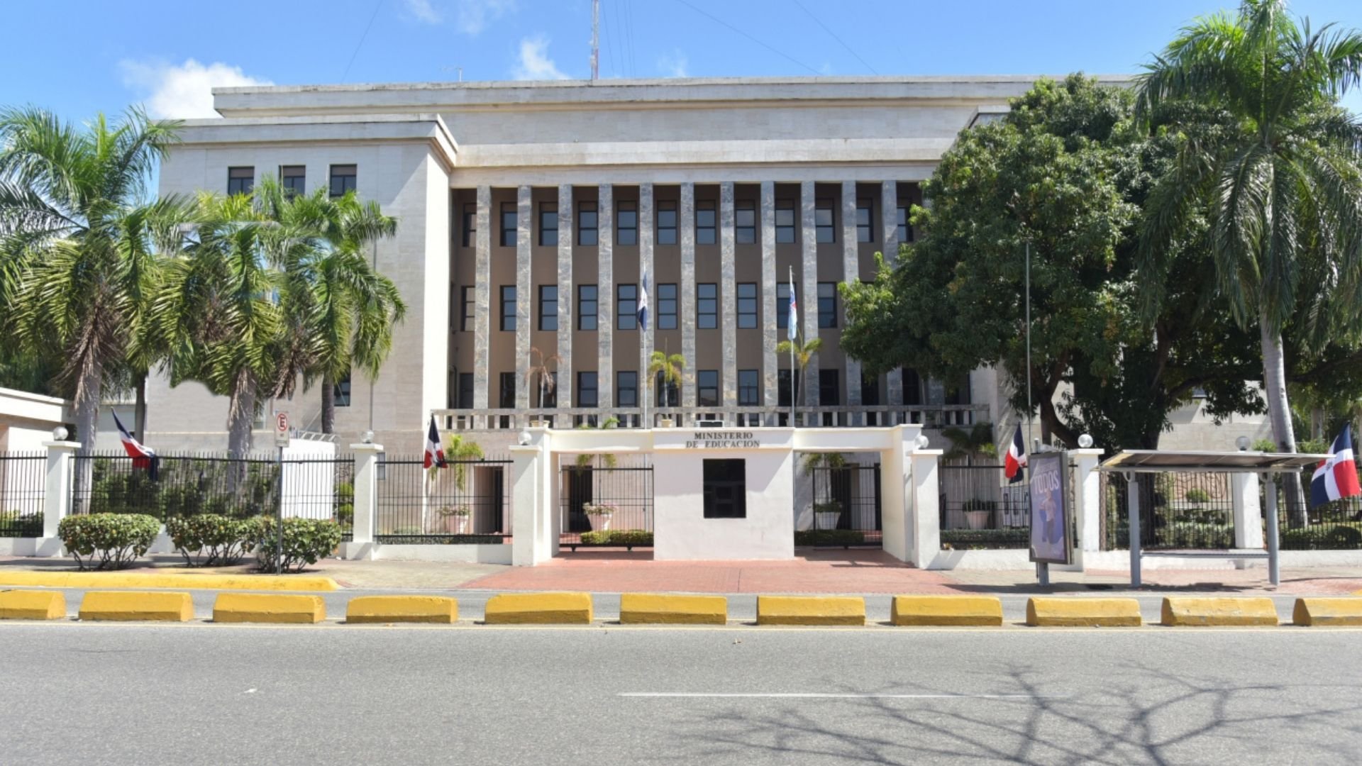 minerd-suspende-director-de-escuela-tras-trato-indebido-a-nino-autista