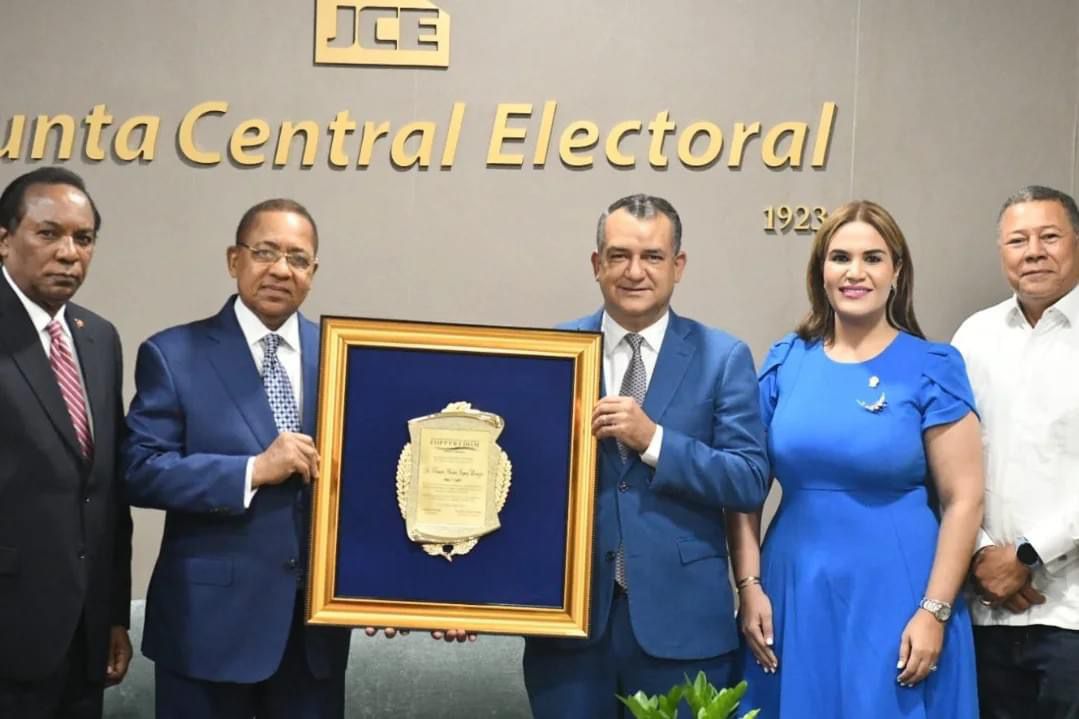 fopppredom-reconoce-a-roman-jaquez-por-su-labor-realizada-al-frente-de-la-jce