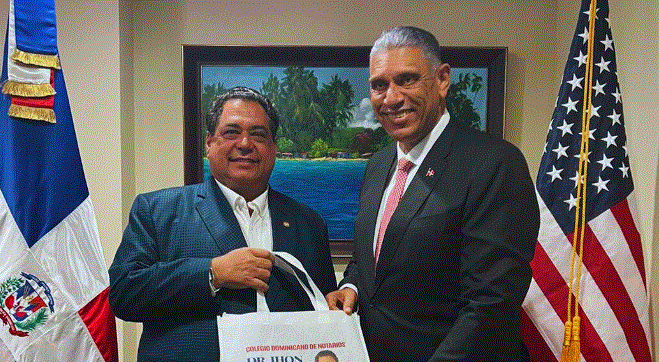 consul-dominicano-en-ny-recibe-presidente-electo-del-colegio-de-notarios