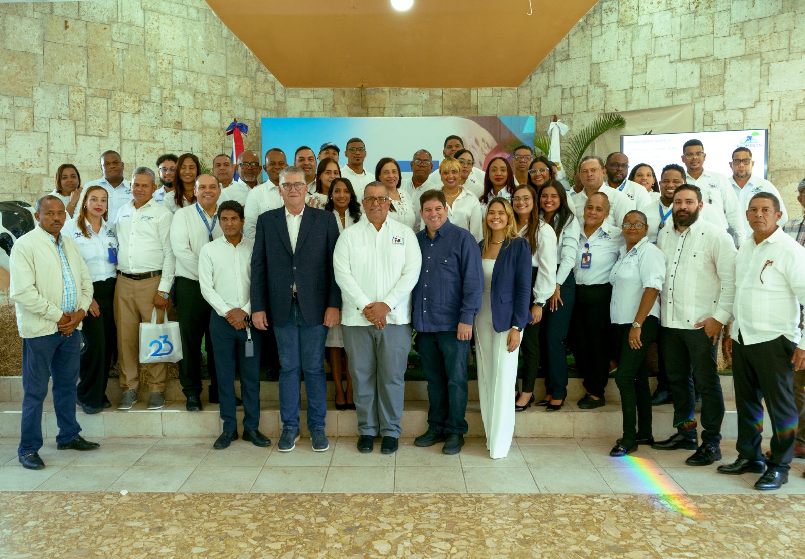 conaleche-otorga-mas-de-rd$363-millones-en-prestamos-para-fortalecer-sector-ganadero-e-industria-lactea