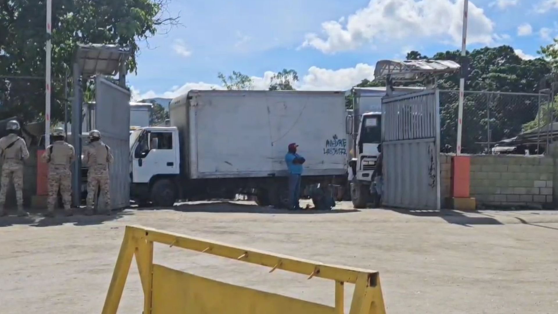 deuda-entre-comerciantes-impide-apertura-de-puerta-fronteriza-en-el-carrizal
