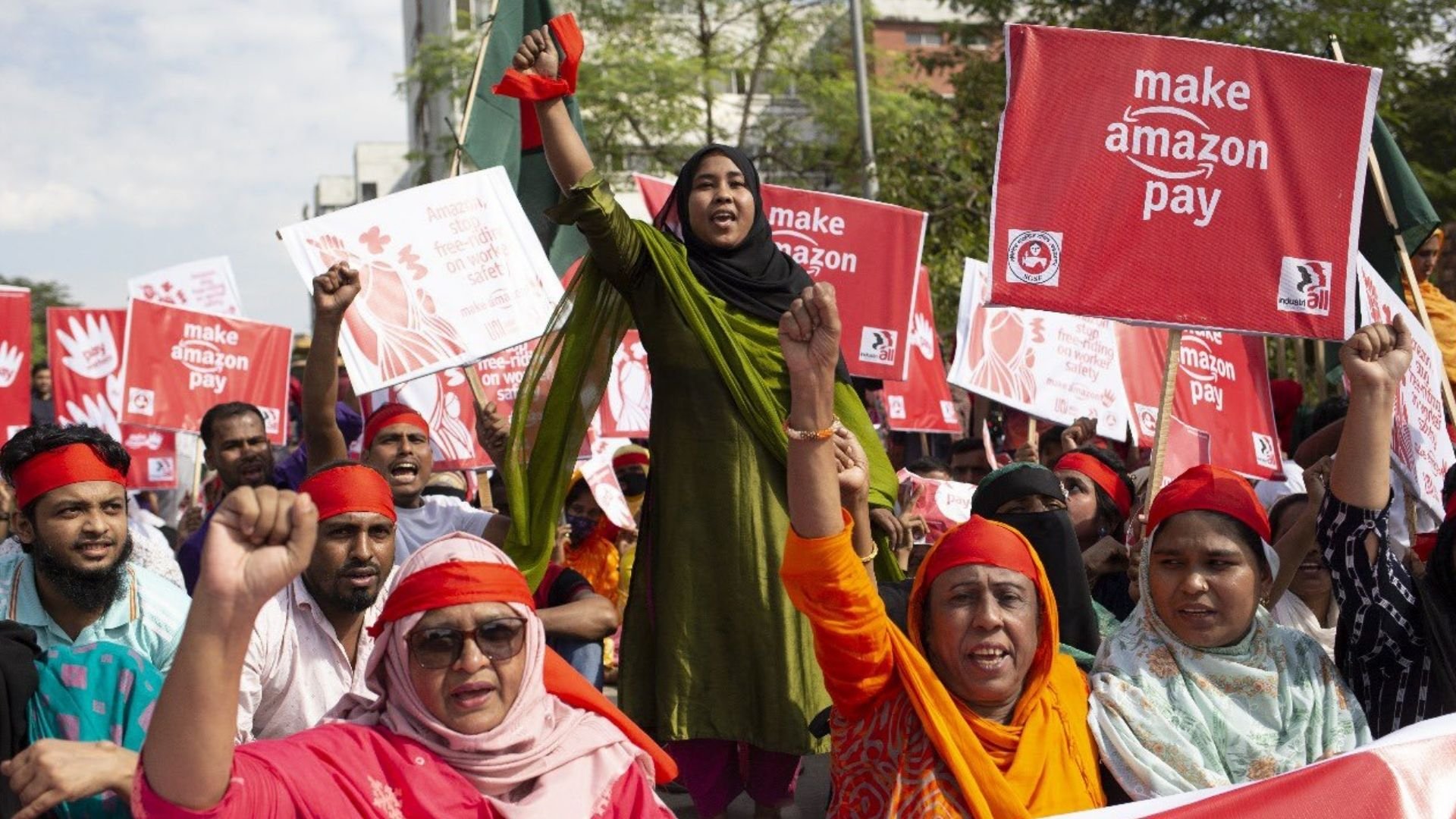 video:-este-black-friday-trabajadores-de-amazon-en-india-protestan-por-mejores-salarios