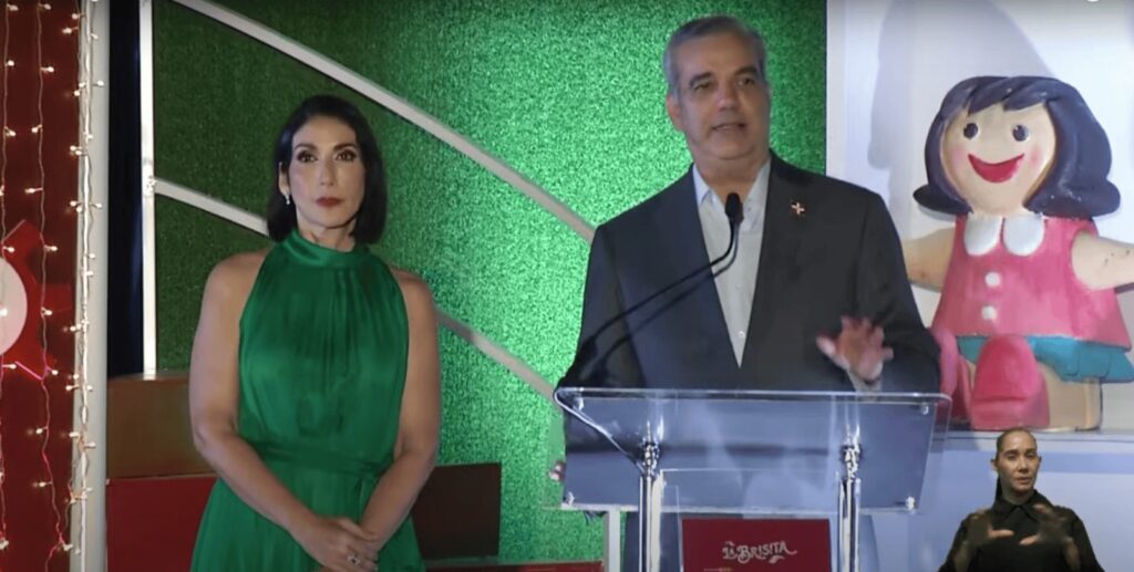 gobierno-inaugura-villa-navidad-en-el-centro-olimpico-juan-pablo-duarte