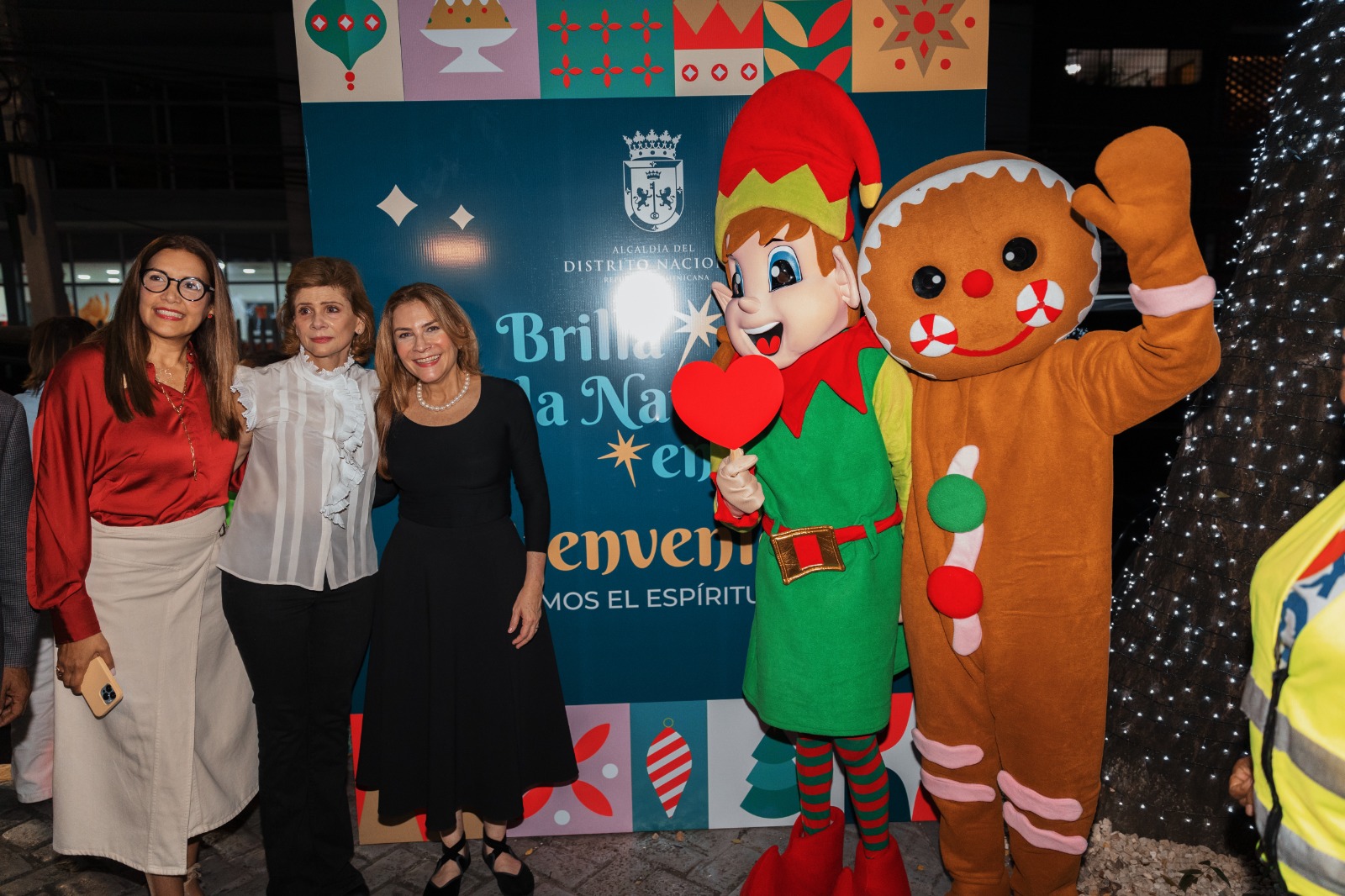 alcaldia-dn-lleva-la-alegria-de-navidad-a-los-barrios-con-aguinaldos