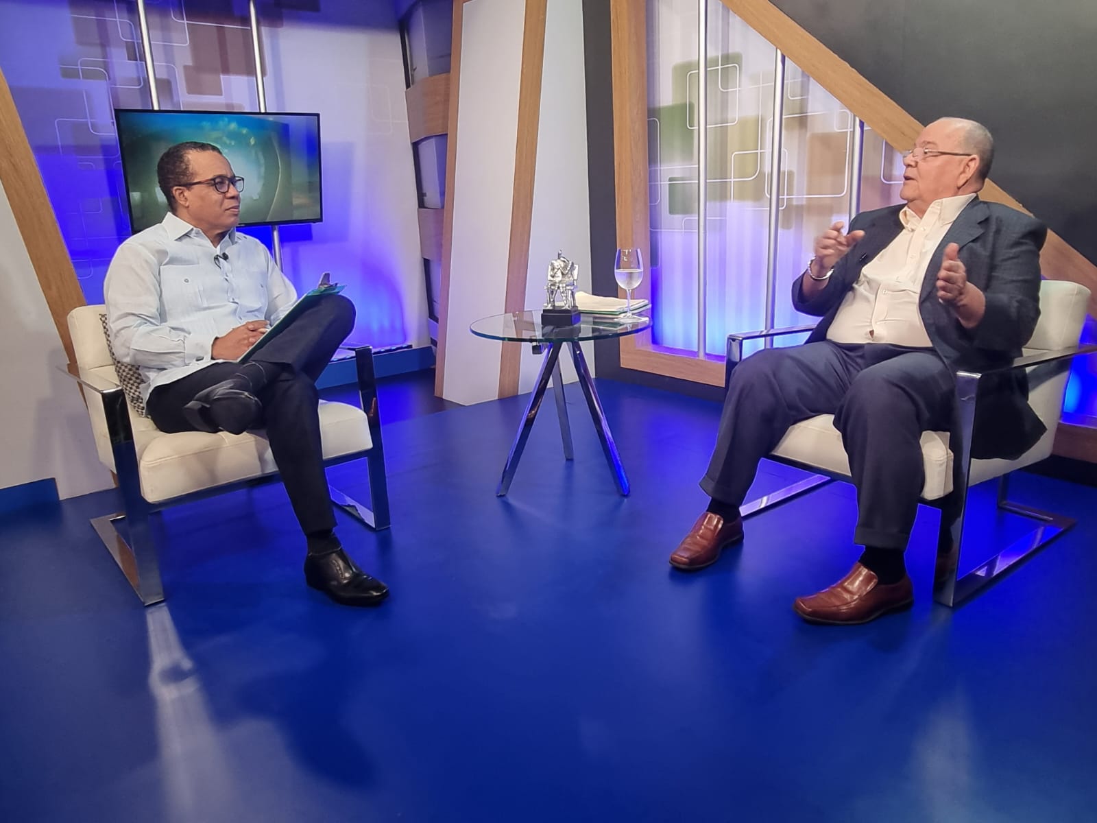 entrevista|-segura-foster:-“estas-seran-las-navidades-mas-caras-en-precios;-dr-cafta-encuentra-a-rd-en-su-peor-momento”