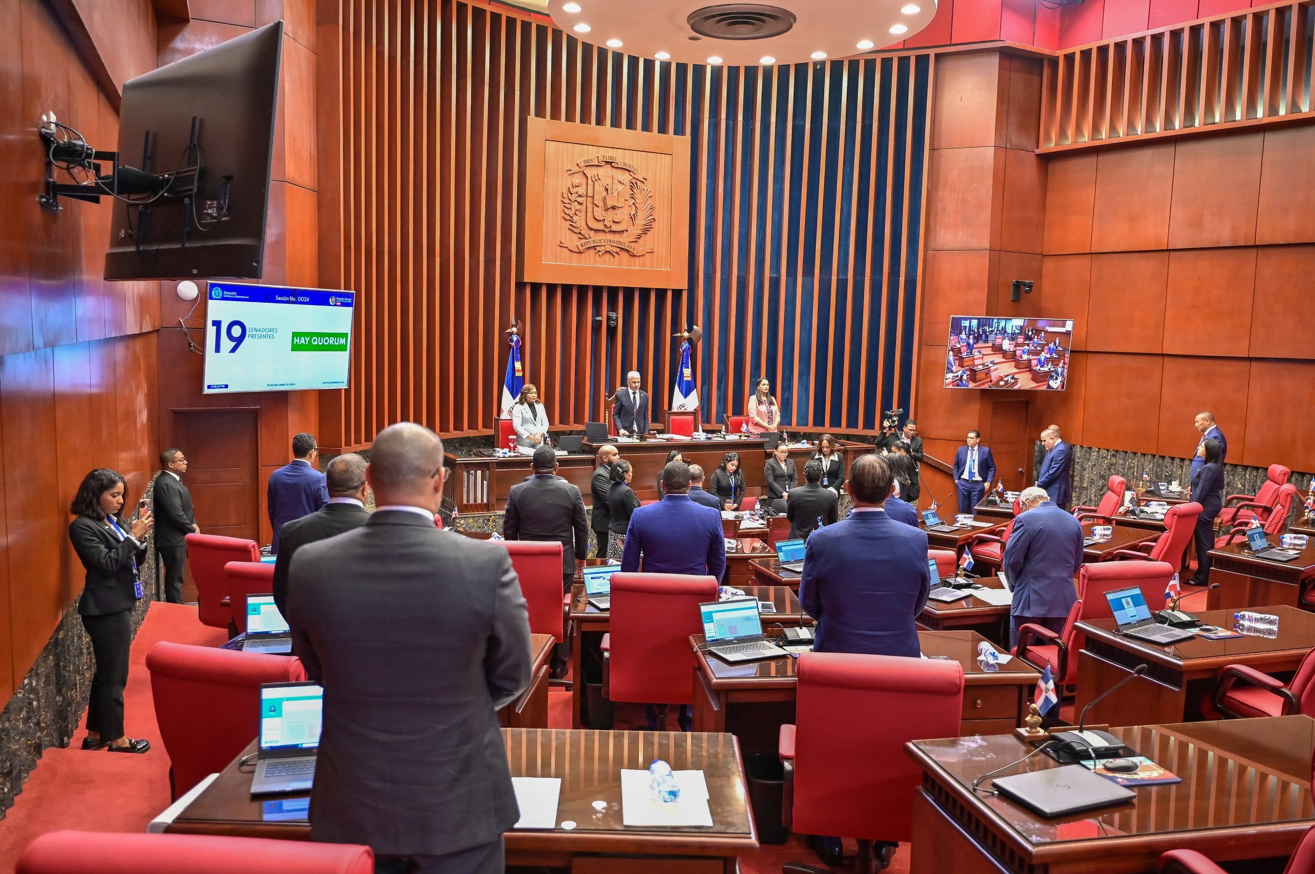 senado-convierte-en-ley-el-presupuesto-del-2025-por-mas-de-un-billon-de-pesos