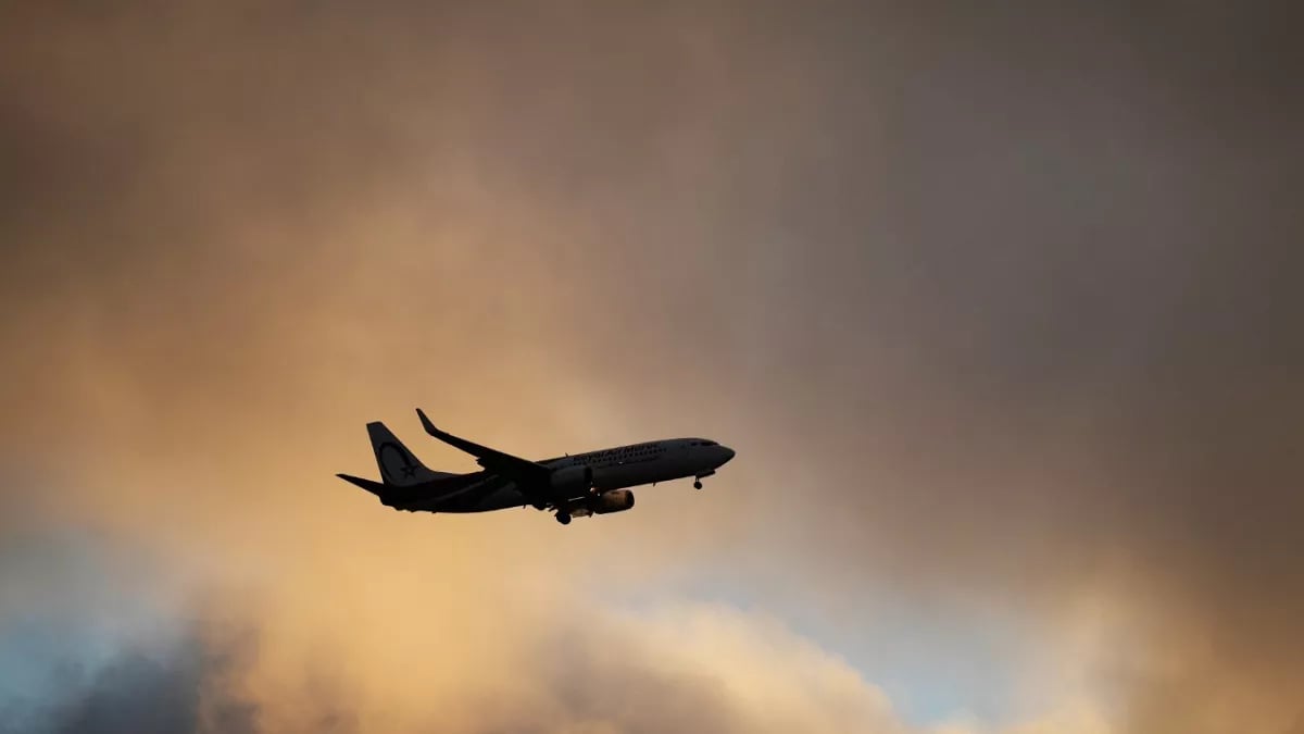 pasajero-intenta-apoderarse-de-un-avion-y-desviarlo-de-mexico-a-eeuu.