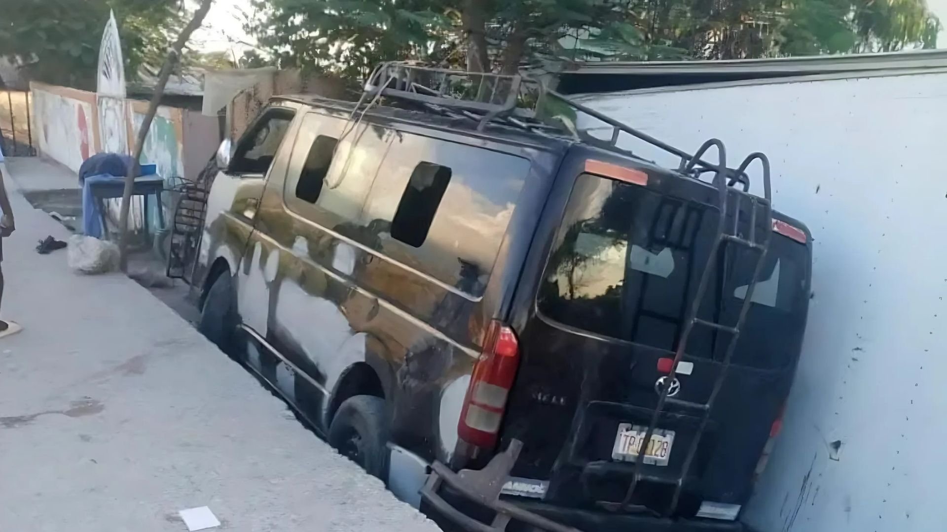 al-menos-8-muertos-y-varios-heridos-tras-ataque-armado-contra-minibus-en-haiti