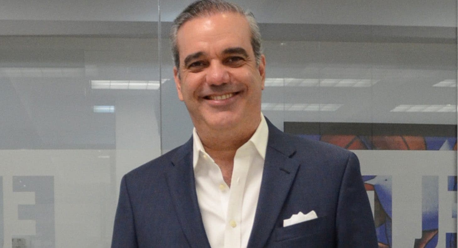 presidente-abinader-informa-que-en-2025-pondra-atencion-a-problemas-de-los-barios