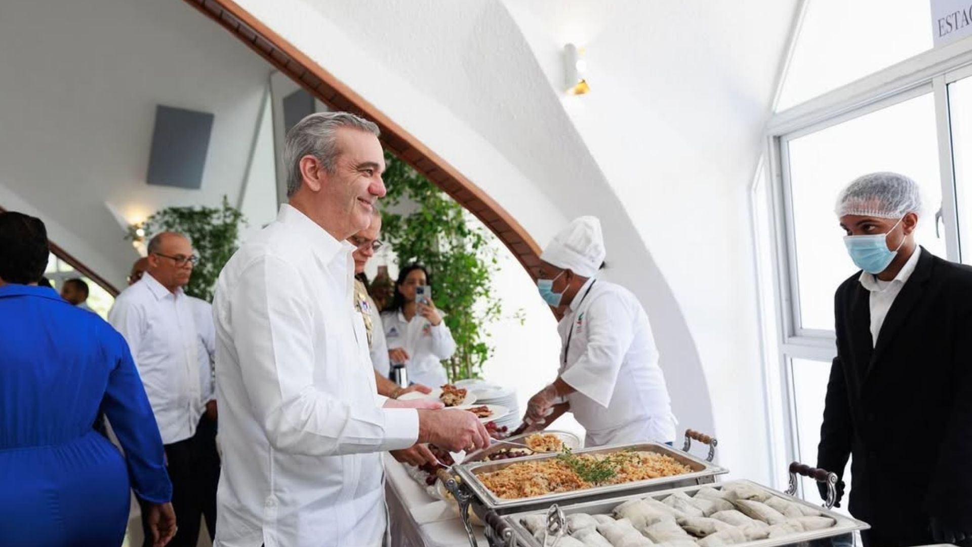este-domingo-abinader-almorzara-con-militares-y-policias