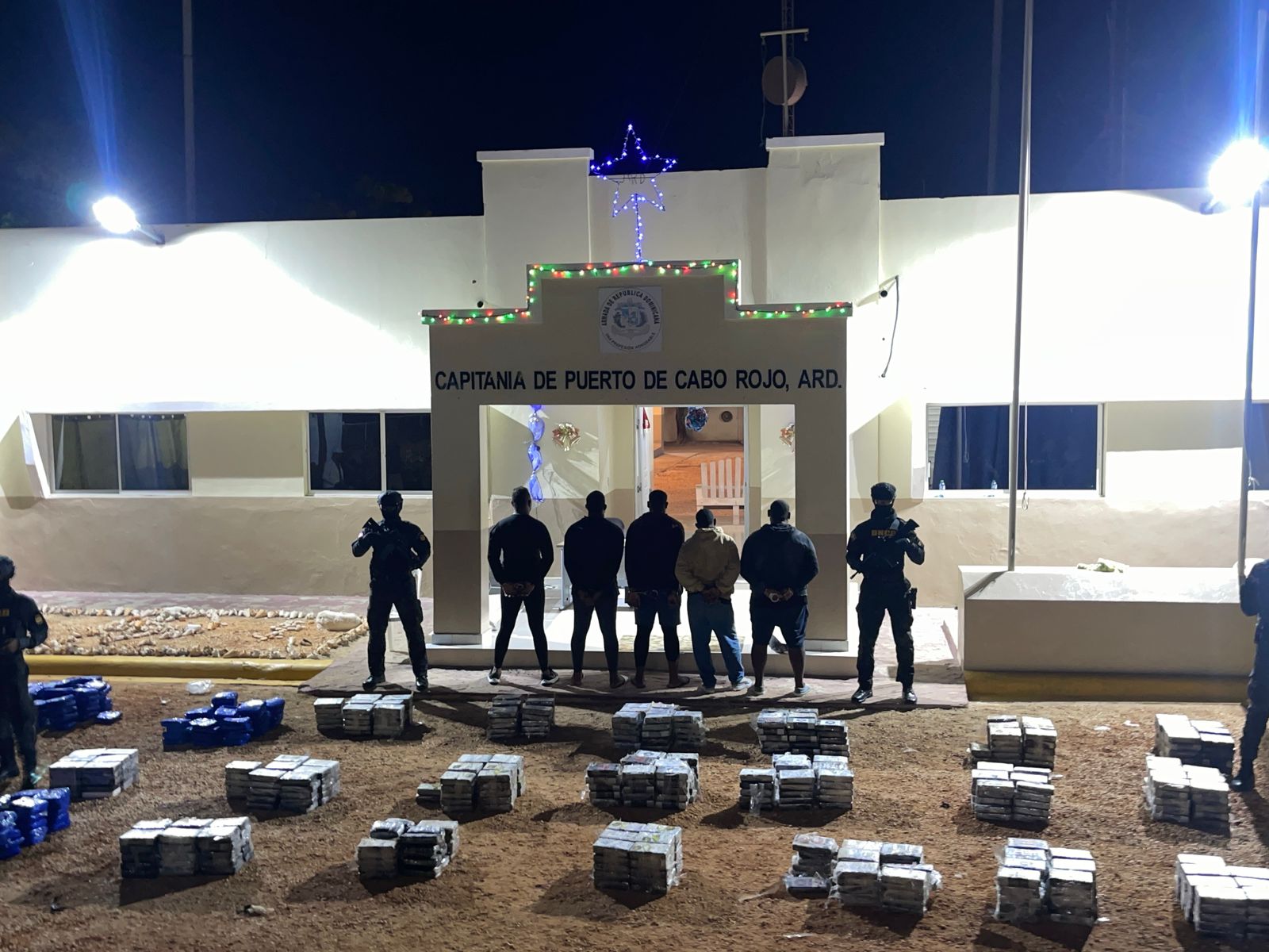 capturan-cinco-y-ocupan-732-paquetes-de-cocaina-y-226-de-marihuana