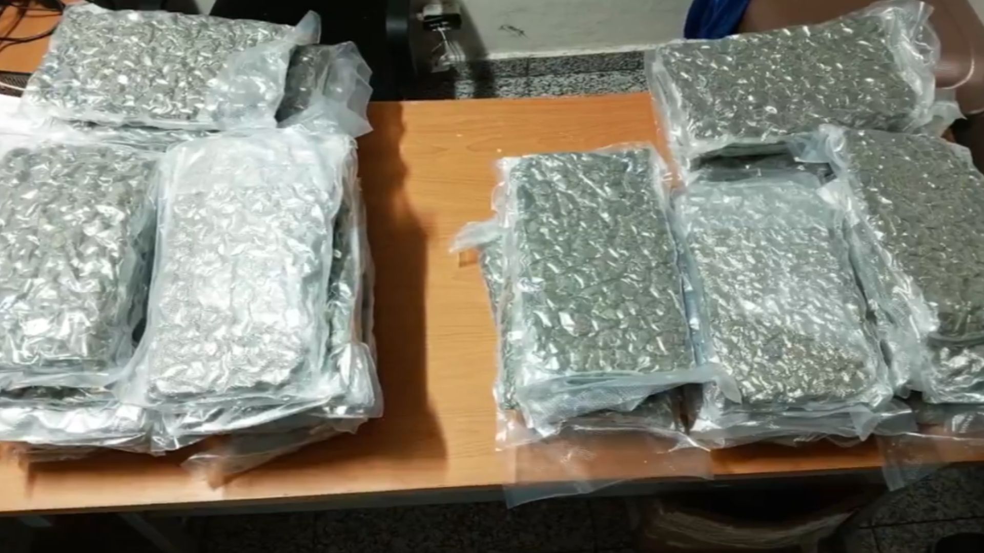 arrestan-dos-hombres-en-el-aila-con-35-paquetes-de-marihuana