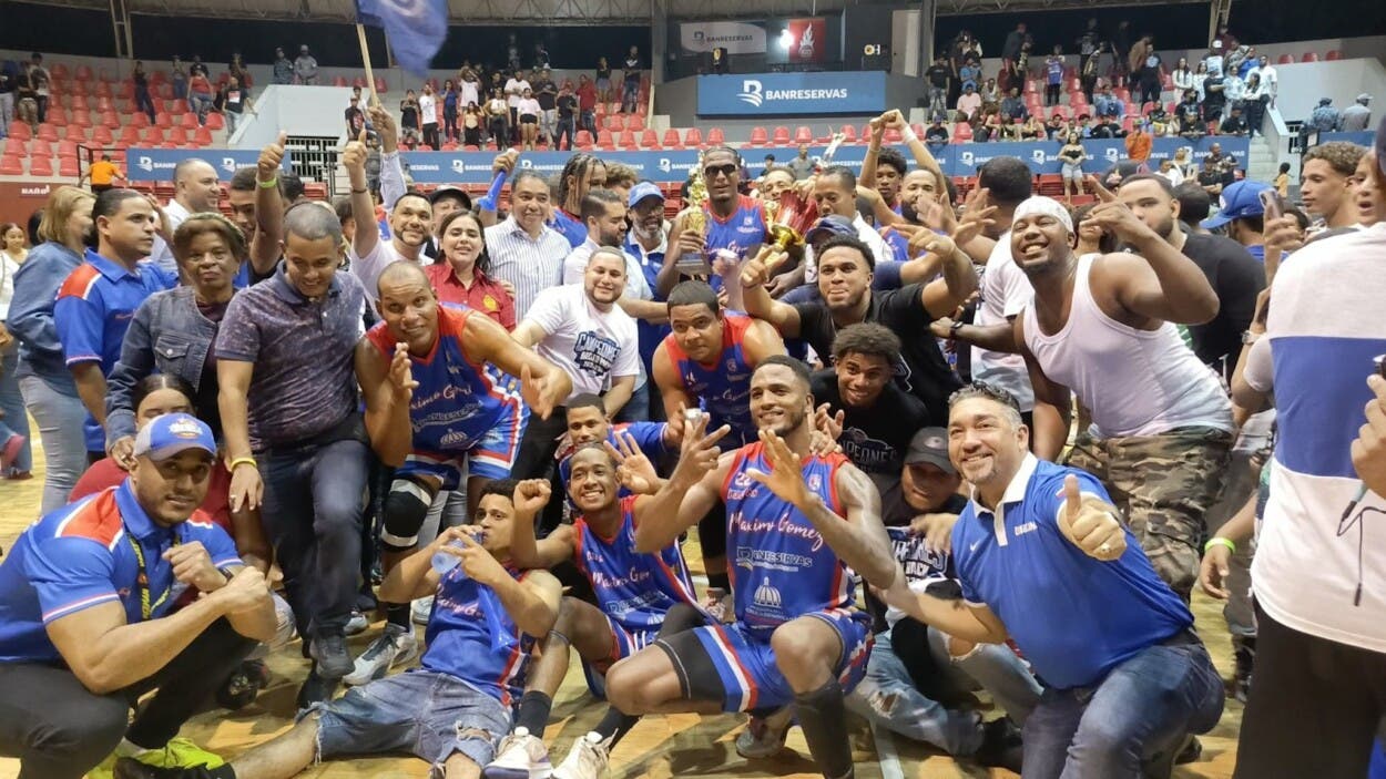 club-maximo-gomez-campeon-justa-baloncesto-san-francisco-de-macoris