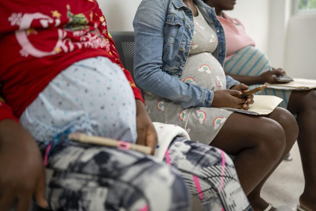 mujeres-lideran-la-lucha-contra-el-embarazo-adolescente-en-rd