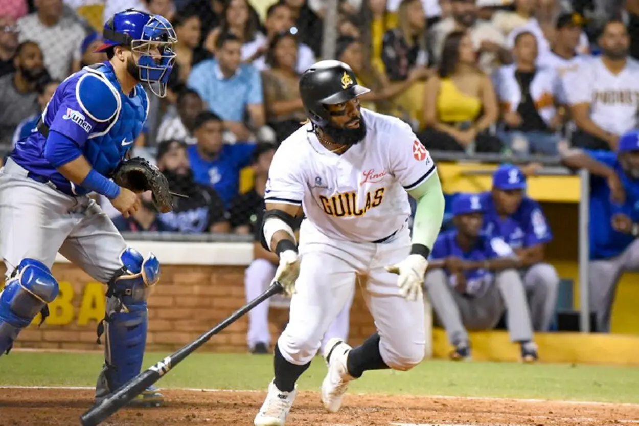 beisbol-rd:-estrellas,-licey-y-aguilas-en-dura-lucha-por-la-cima