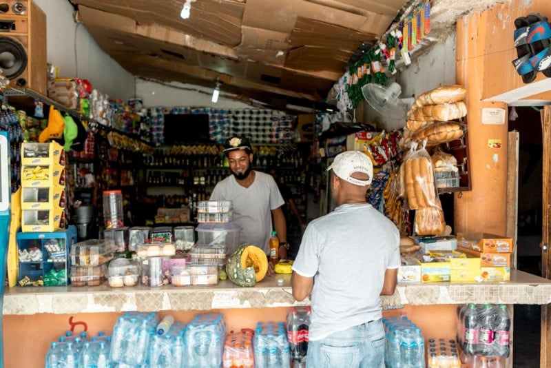 ventas-de-bebidas-alcoholicas-bajan-40%-por-restricciones,-segun-colmaderos