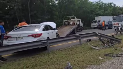 gran-entaponamiento-de-autos-en-juan-dolio-tras-accidente-en-autovia-del-este