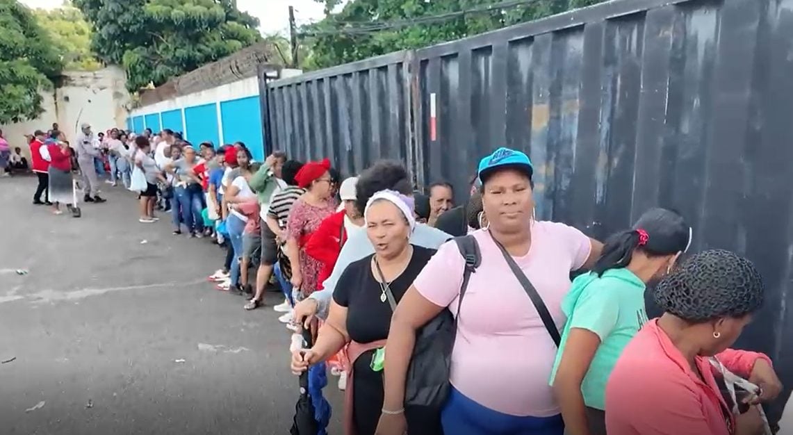 telemicro-entrega-2-mil-raciones-de-comida-y-mas-de-rd$-1-millon-con-motivo-a-navidad