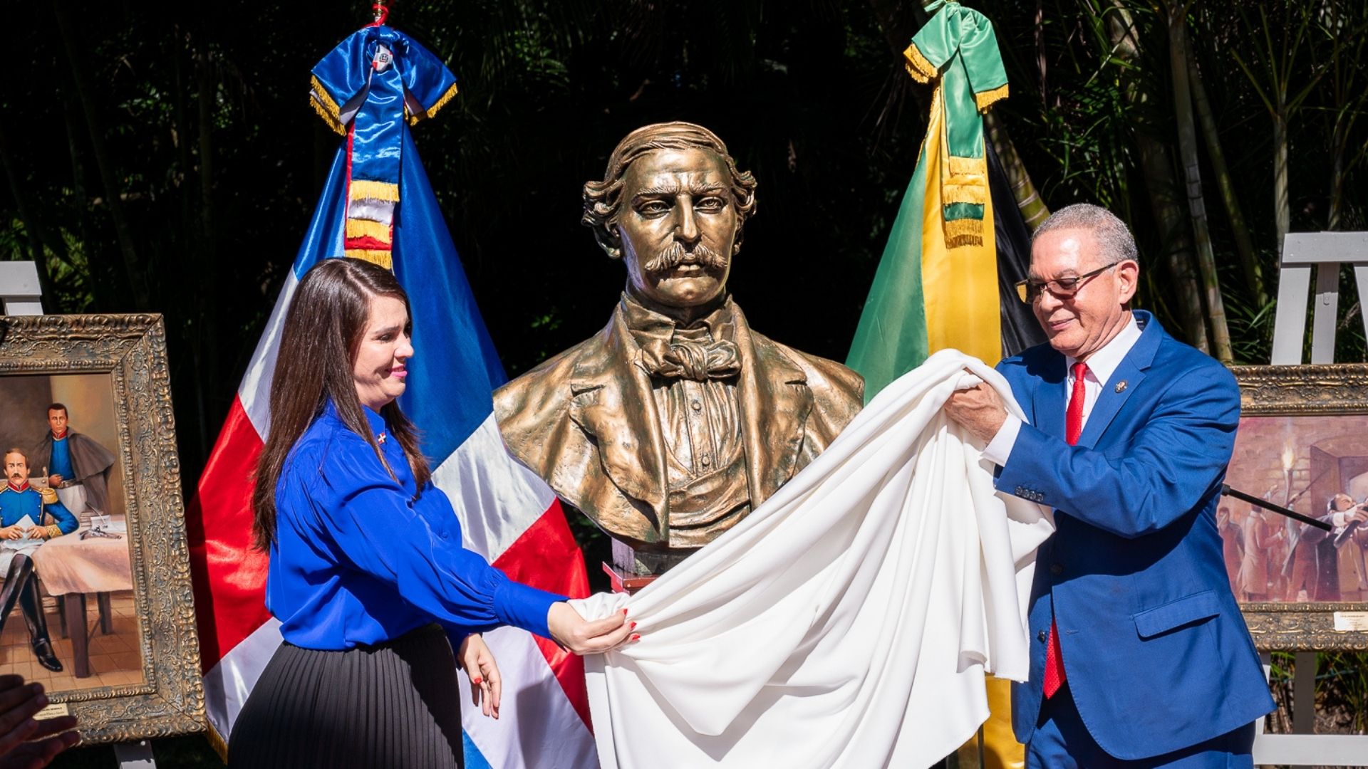 develan-busto-de-duarte-y-juramentan-primera-directiva-filial-del-instituto-duartiano-en-jamaica