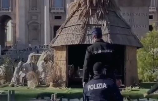 activista-trata-de-robar-nino-jesus-en-el-vaticano