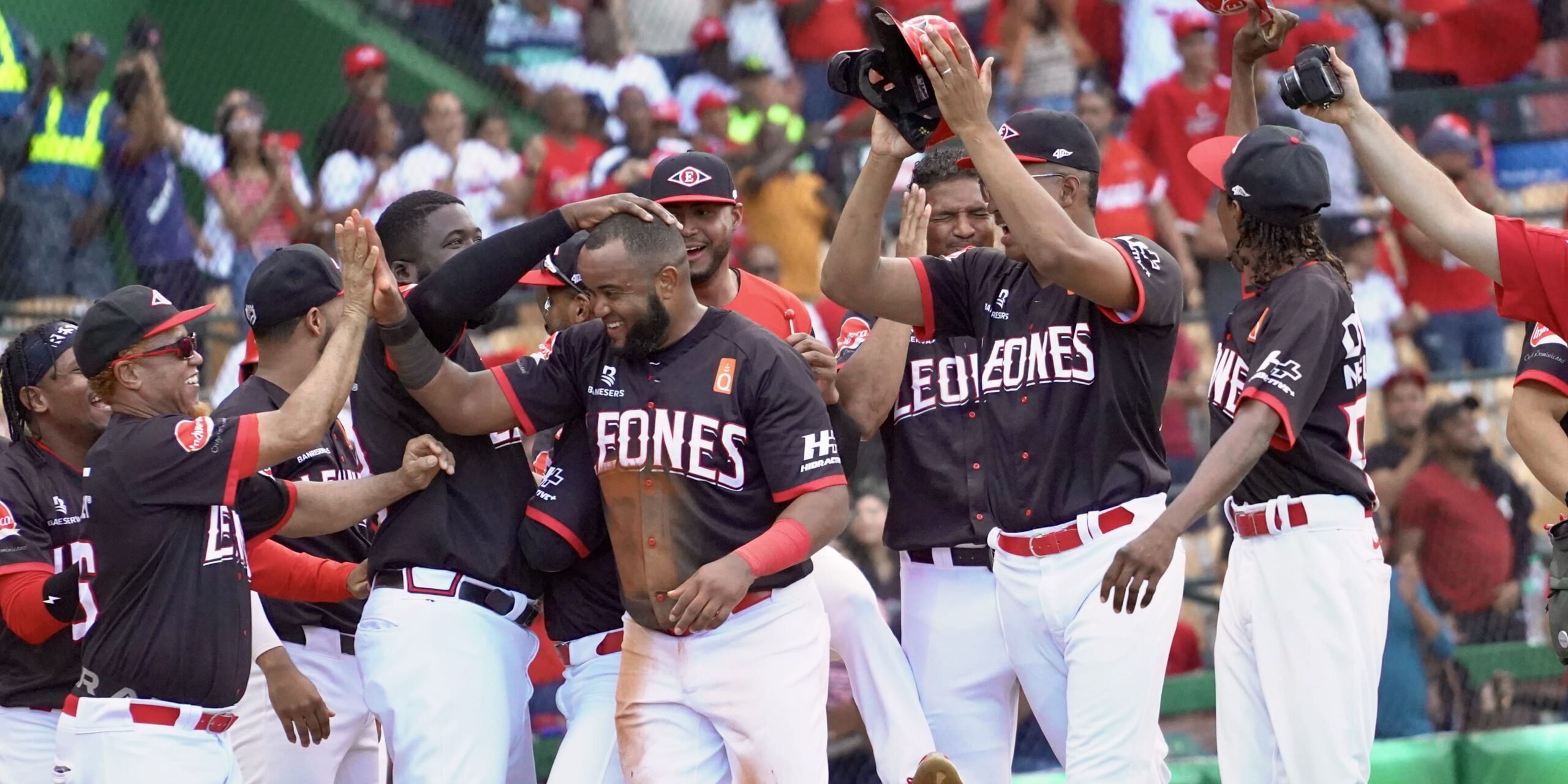 leones-clasifican-al-round-robin-con-victoria-sobre-gigantes