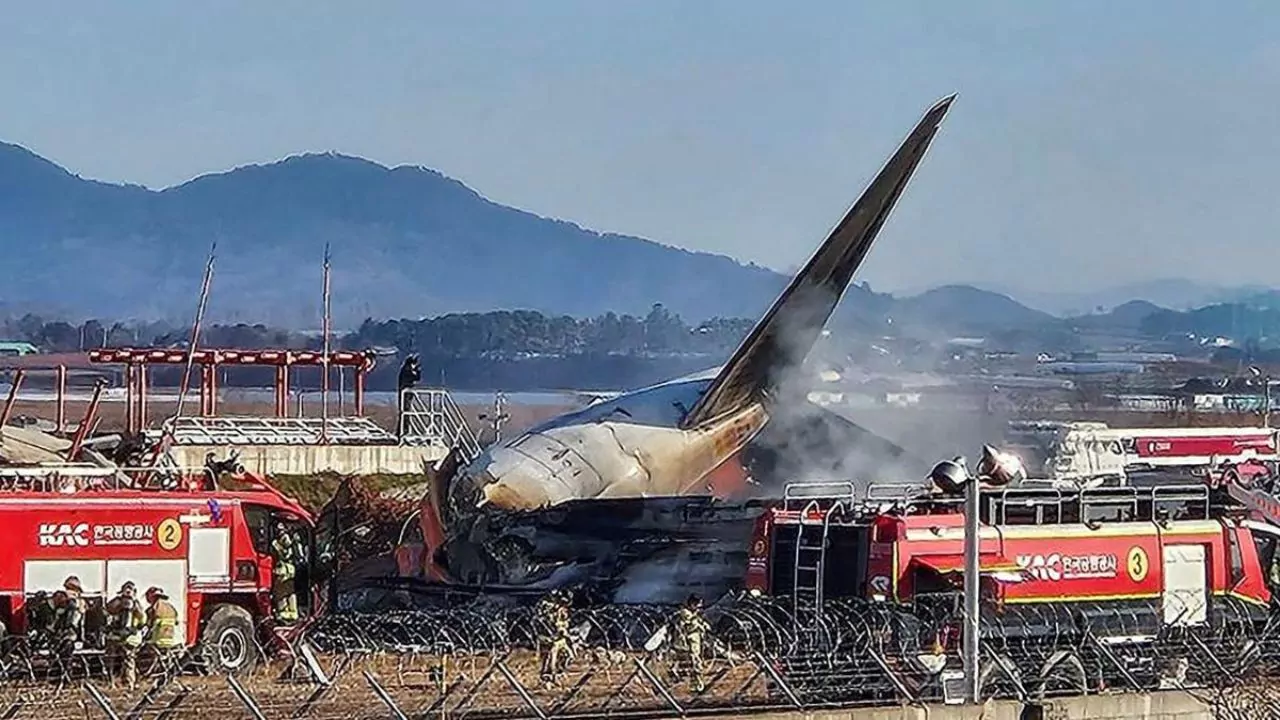 dos-sobrevivientes-y-179-muertos-del-tragico-accidente-aereo-en-corea-del-sur