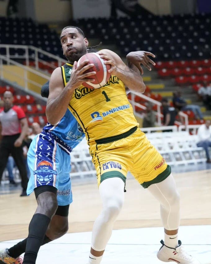 eligen-a-juan-guerrero-como-mejor-jugador-baloncesto-local