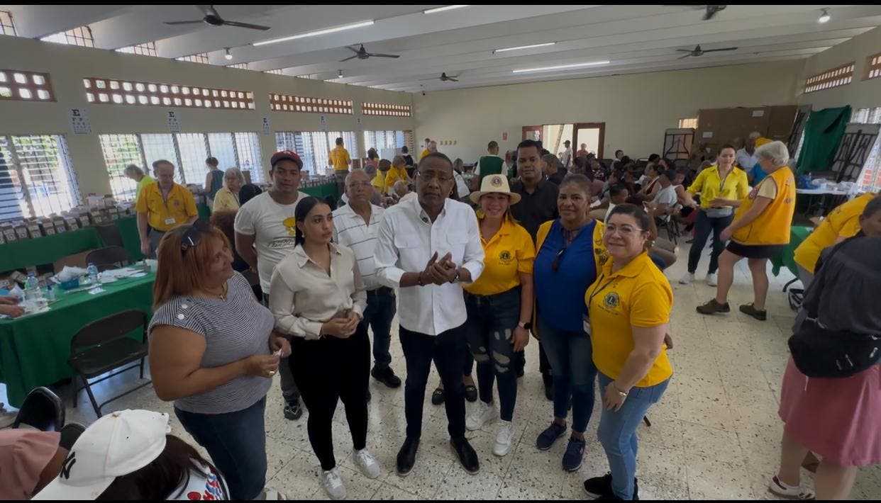 diputado-carlos-sanchez-y-club-de-leones-auspician-mperativo-medico